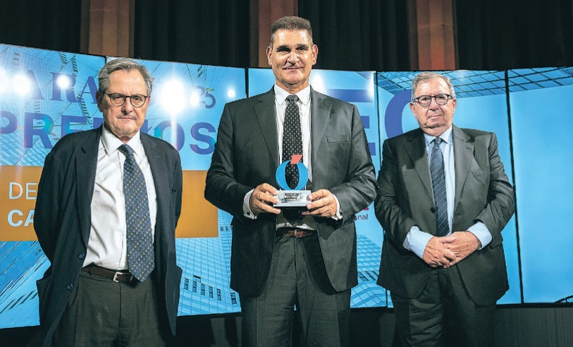 Diego Cánovas , premio CEO del año en el sector del transporte internacional.